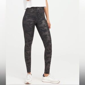 Spanx Woman’s Faux Leather Camo Leggings, Size S/P